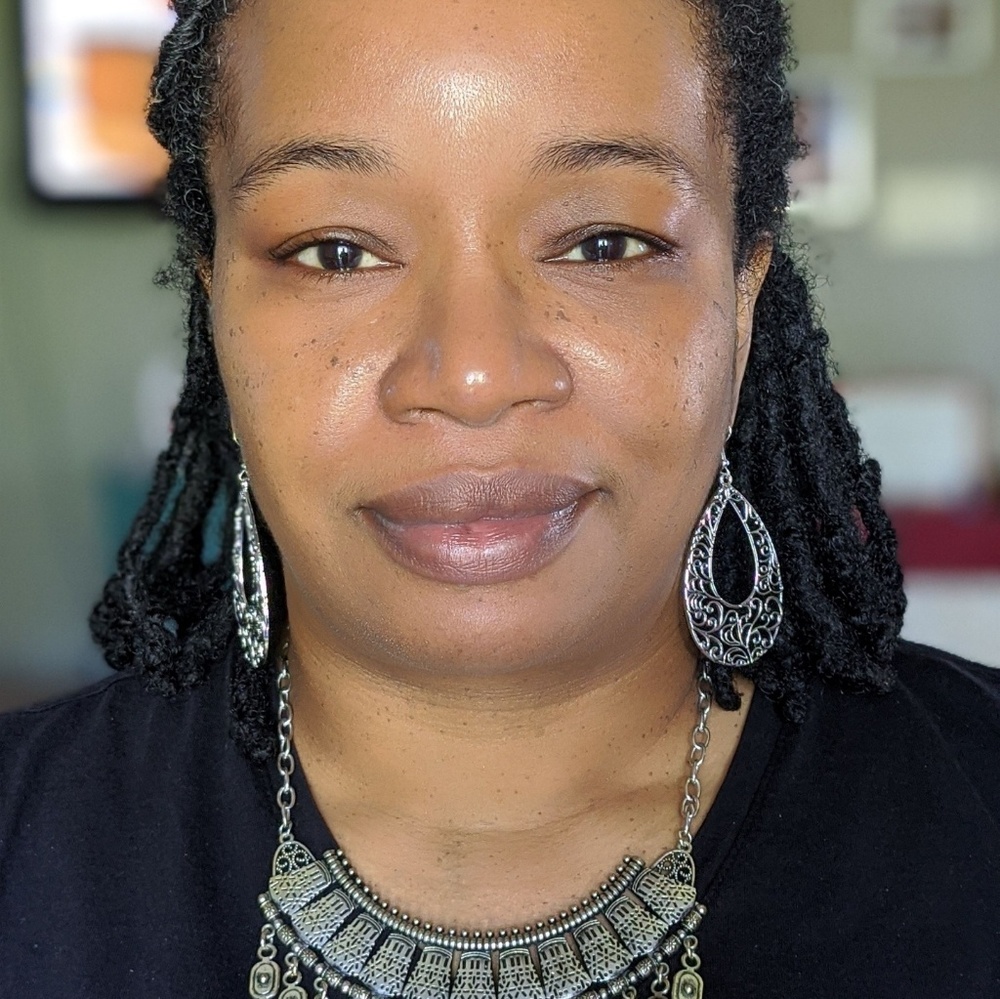 Meet your Posher, Stacie